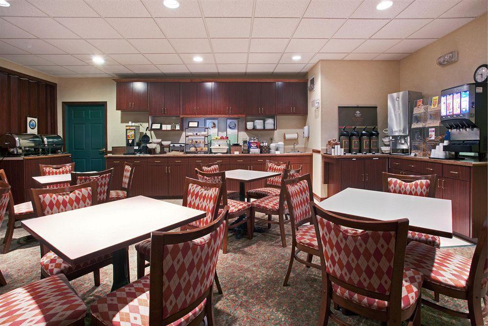 Country Inn & Suites By Radisson, Kearney, Ne Ресторант снимка